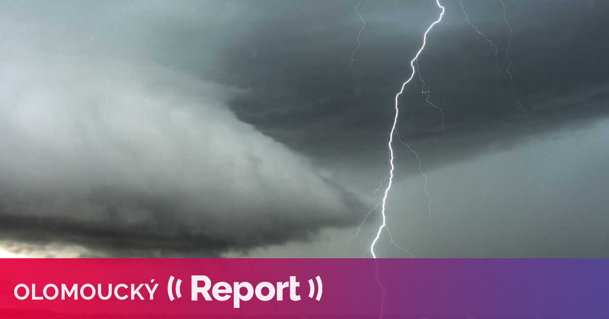 Kroupy i blesky. Meteorologové varují před bouřkami